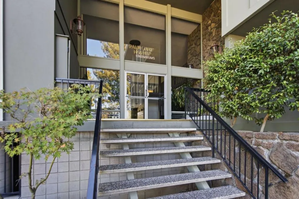 1458 Hudson Street #302 Redwood City, CA 94061