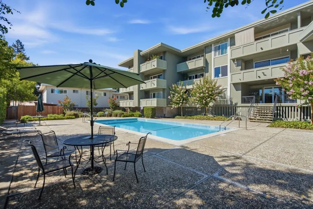 1458 Hudson Street #302 Redwood City, CA 94061