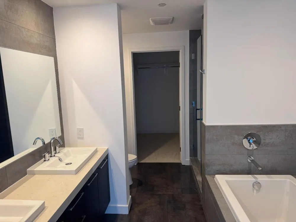 9 Macarthur Place Santa Ana, CA 92707