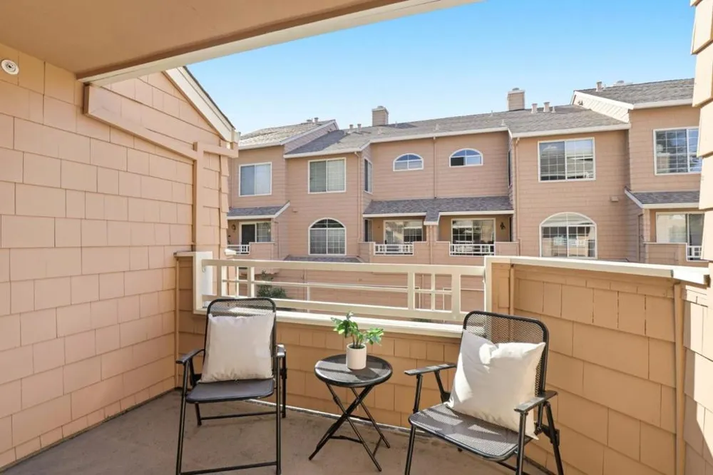 444 San Antonio Road #7B Palo Alto, CA 94306