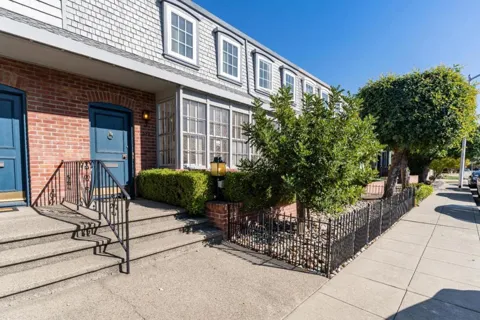 523 Maple Street
