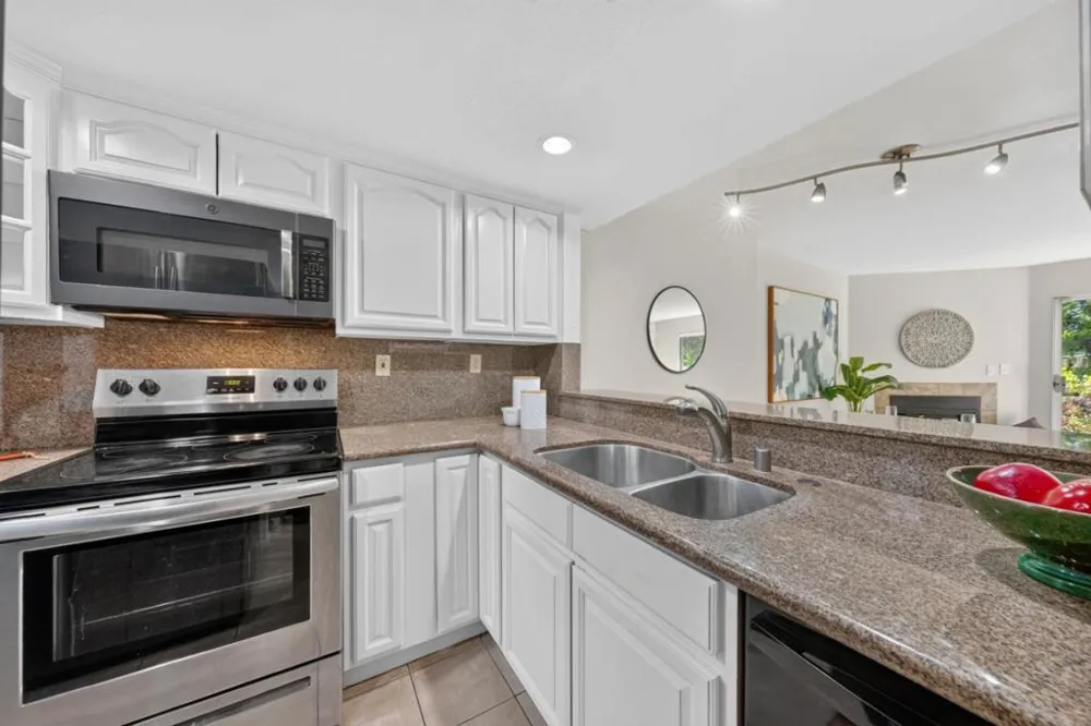 1063 Summershore Court San Jose, CA 95122