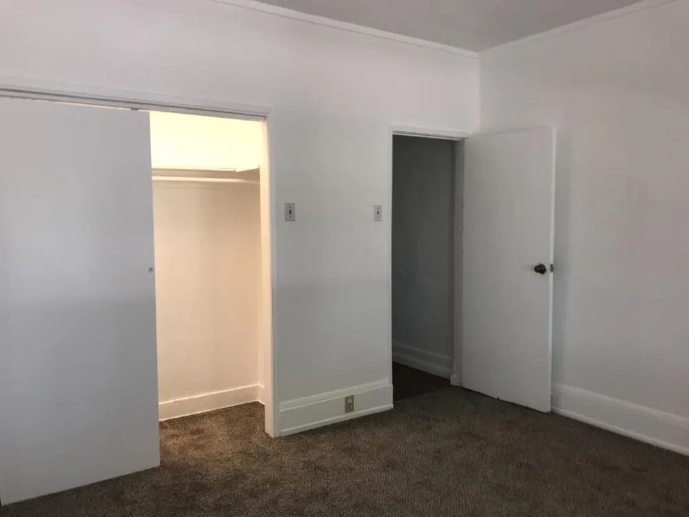 208 Yosemite Avenue Modesto, CA 95351