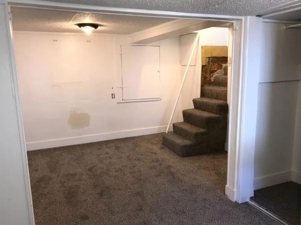 208 Yosemite Avenue Modesto, CA 95351