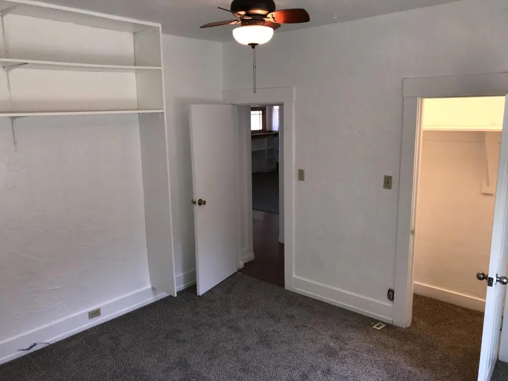 208 Yosemite Avenue Modesto, CA 95351