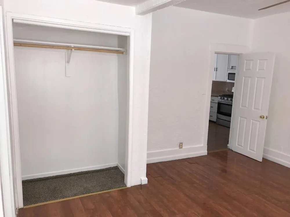 208 Yosemite Avenue Modesto, CA 95351