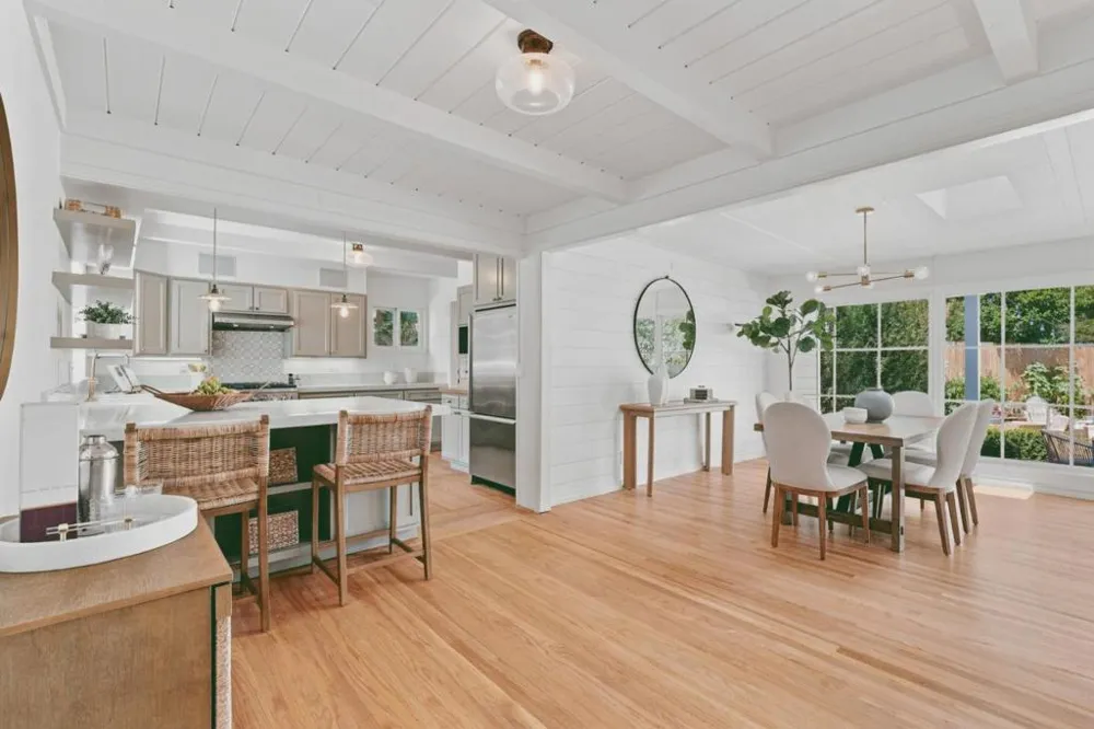3751 Bay Road Menlo Park, CA 94025