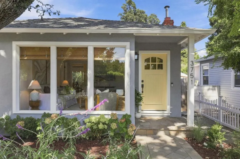 3751 Bay Road Menlo Park, CA 94025