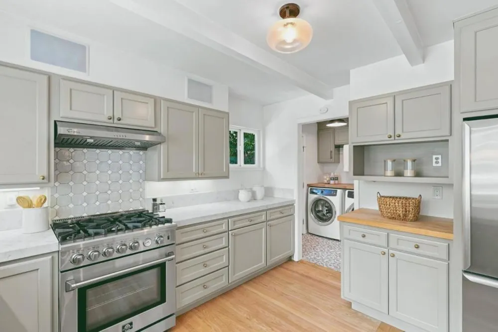 3751 Bay Road Menlo Park, CA 94025