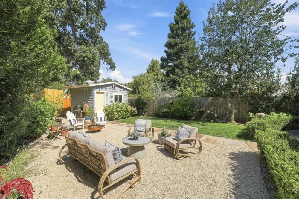 3751 Bay Road Menlo Park, CA 94025