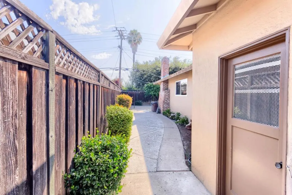 2466 Meridian Avenue San Jose, CA 95124