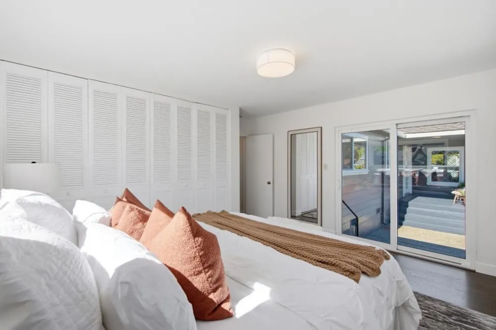 2229 Howard Avenue San Carlos, CA 94070
