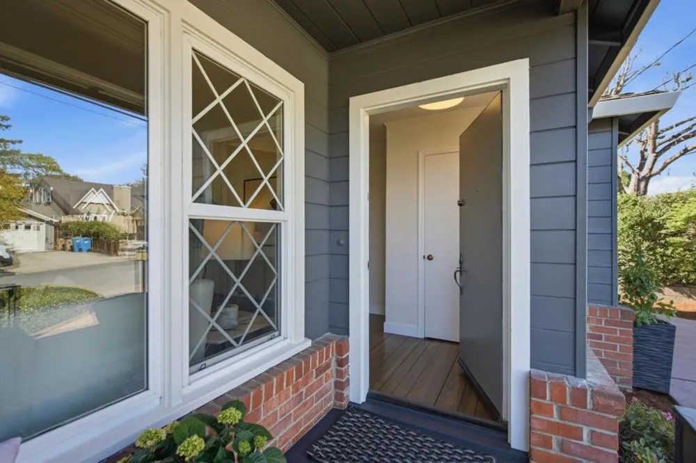 2229 Howard Avenue San Carlos, CA 94070