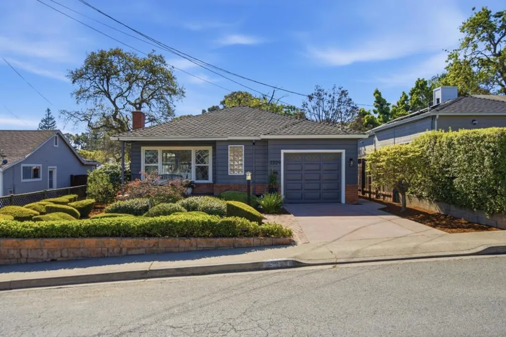 2229 Howard Avenue San Carlos, CA 94070