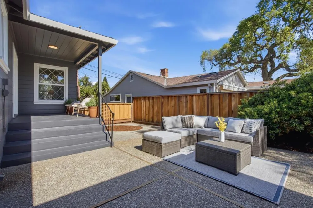 2229 Howard Avenue San Carlos, CA 94070