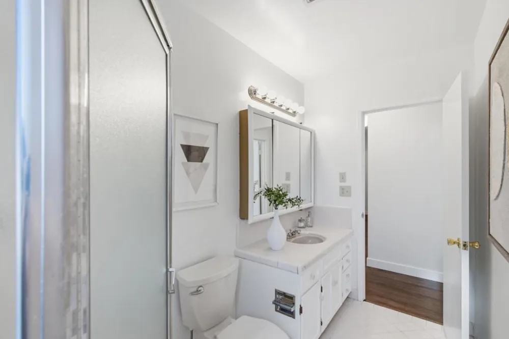 2229 Howard Avenue San Carlos, CA 94070