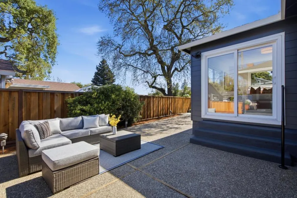 2229 Howard Avenue San Carlos, CA 94070