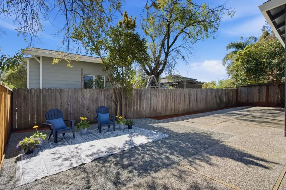 2229 Howard Avenue San Carlos, CA 94070