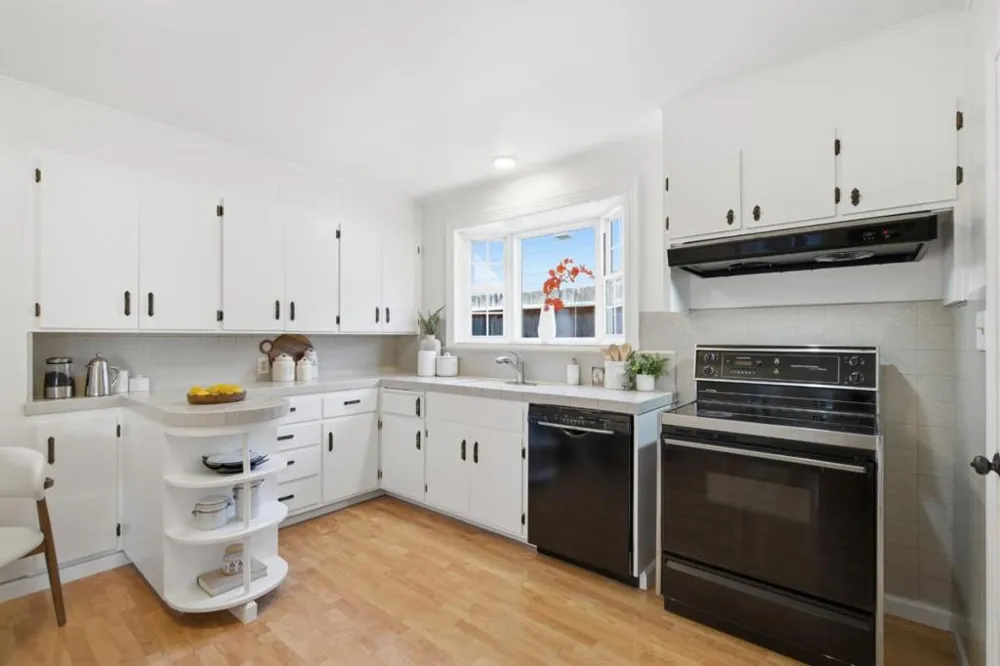2229 Howard Avenue San Carlos, CA 94070