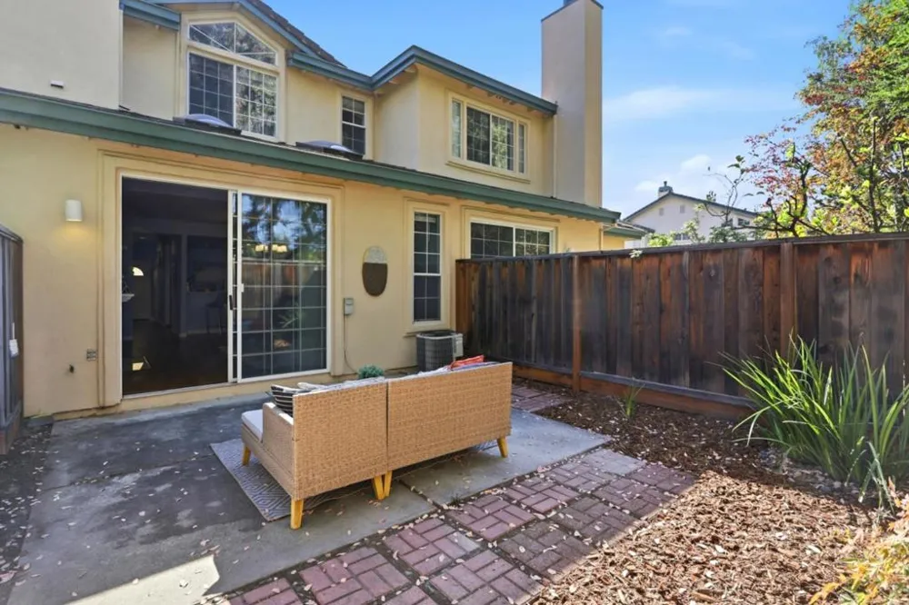 4173 El Camino Real #17 Palo Alto, CA 94306