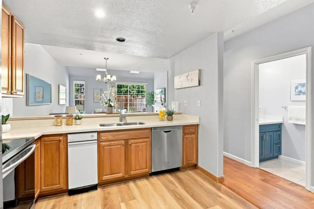4173 El Camino Real #17 Palo Alto, CA 94306