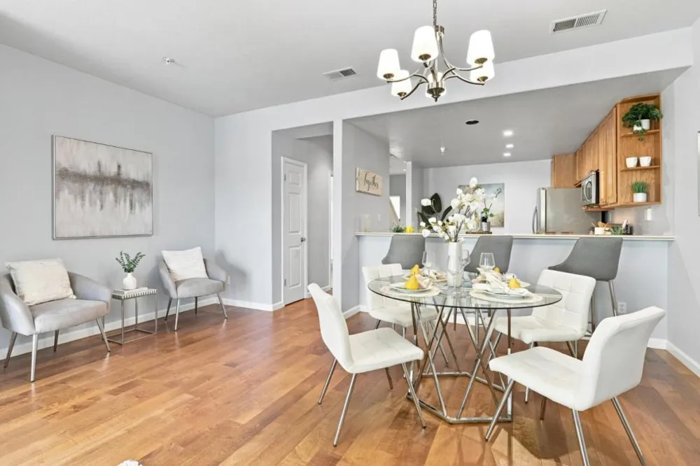 4173 El Camino Real #17 Palo Alto, CA 94306