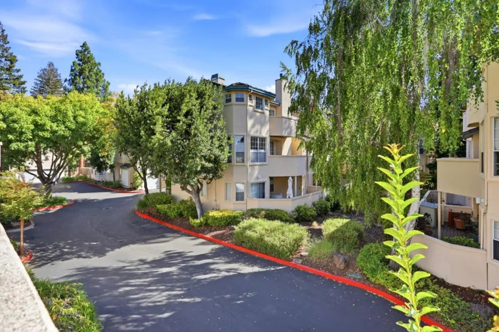 4173 El Camino Real #17 Palo Alto, CA 94306