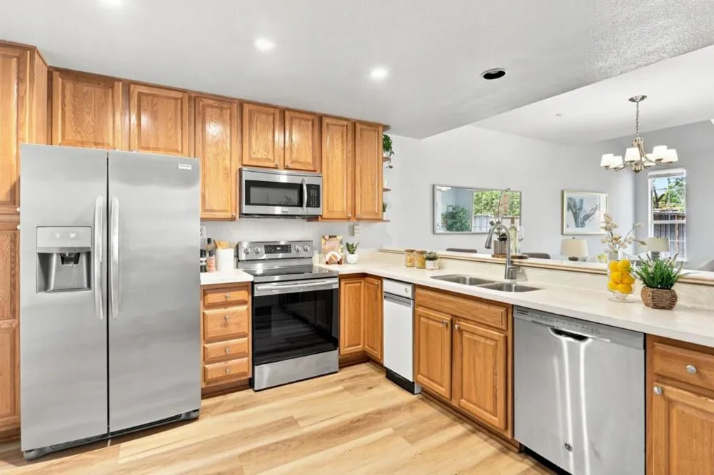 4173 El Camino Real #17 Palo Alto, CA 94306