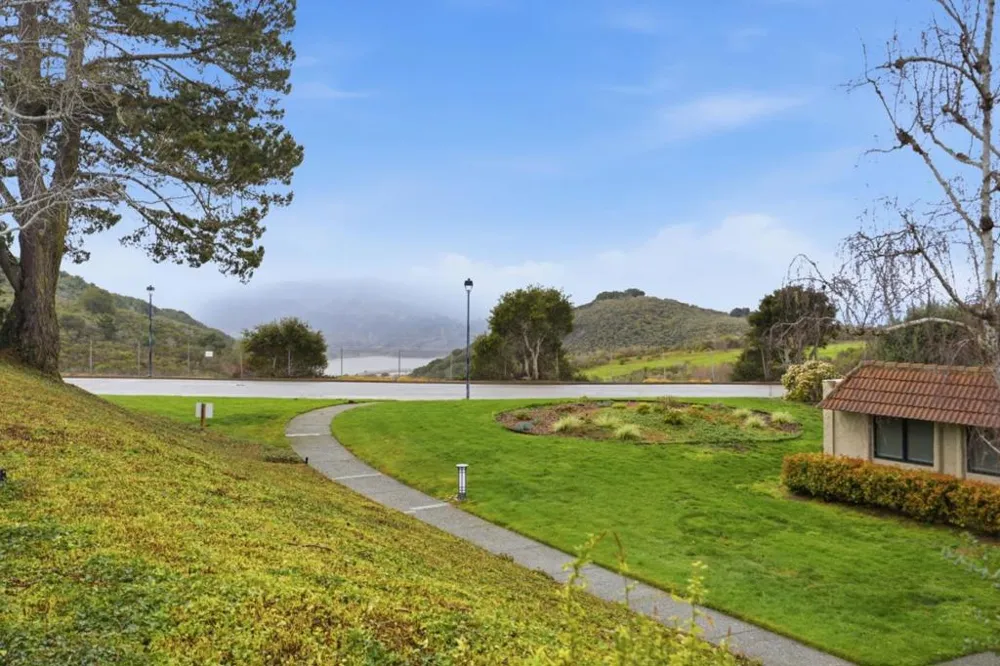 25 Rinconada Circle Belmont, CA 94002