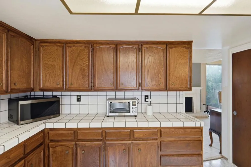 25 Rinconada Circle Belmont, CA 94002