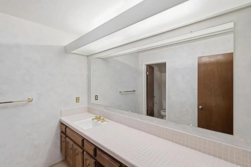 25 Rinconada Circle Belmont, CA 94002