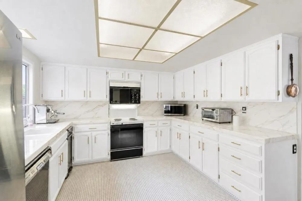 25 Rinconada Circle Belmont, CA 94002