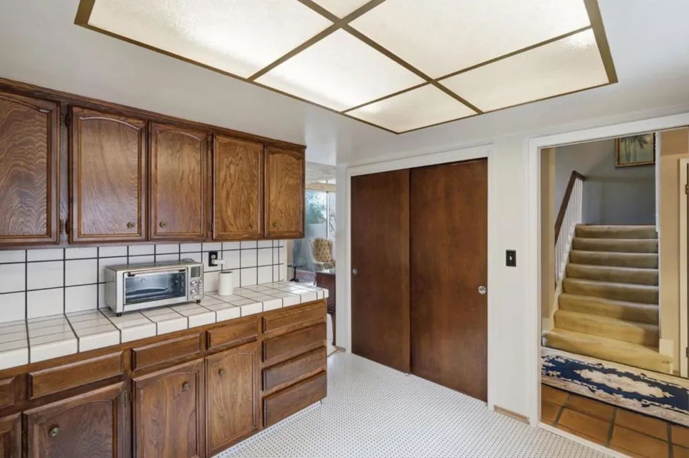25 Rinconada Circle Belmont, CA 94002