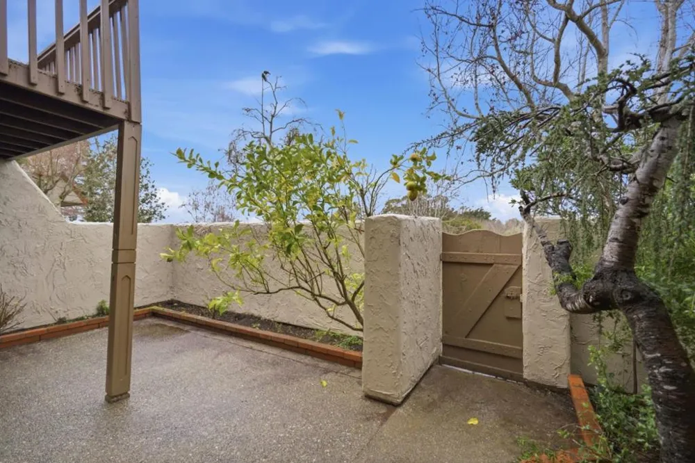25 Rinconada Circle Belmont, CA 94002
