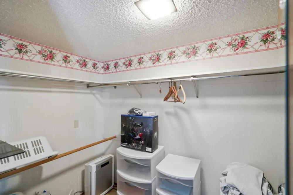 25 Rinconada Circle Belmont, CA 94002