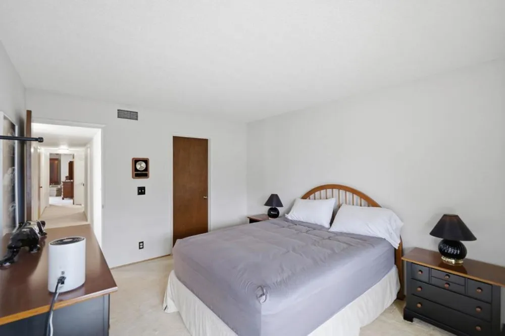25 Rinconada Circle Belmont, CA 94002