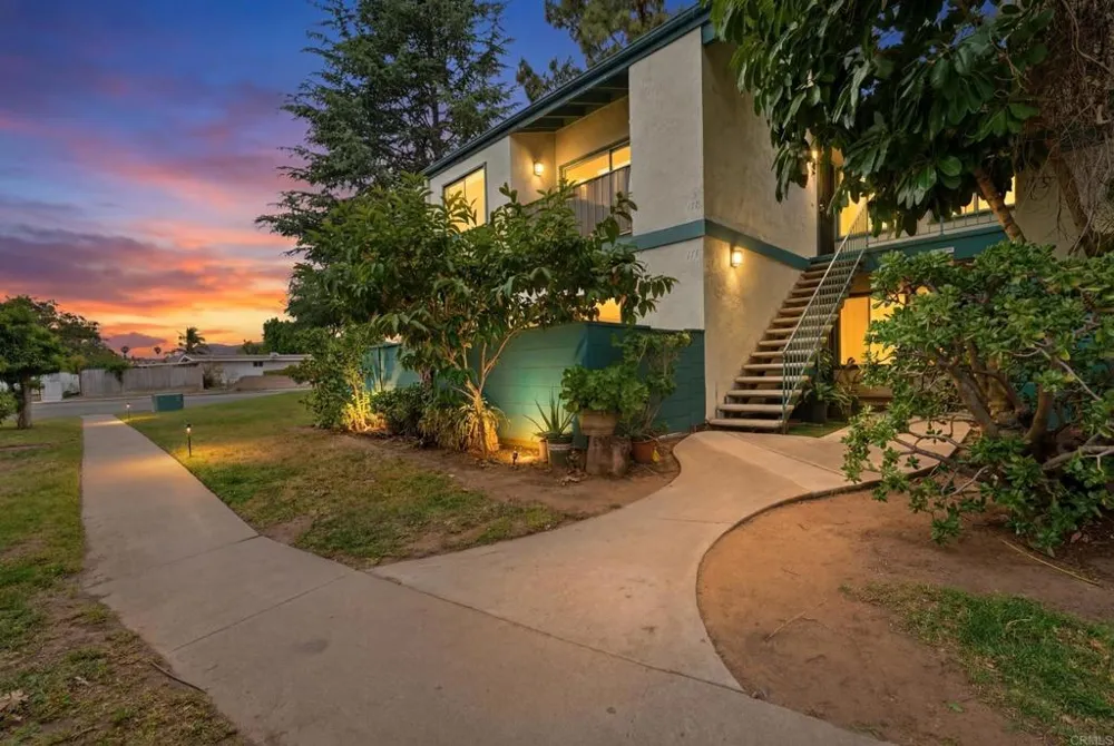 1811 E Grand Avenue #178 Escondido, CA 92027
