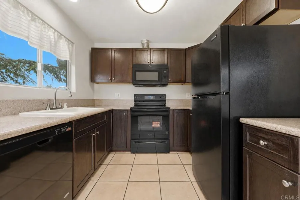 1811 E Grand Avenue #178 Escondido, CA 92027