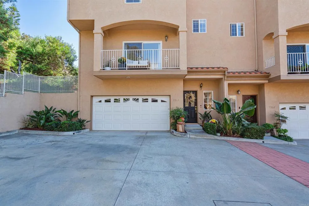 7564 Romeria St Carlsbad, CA 92009