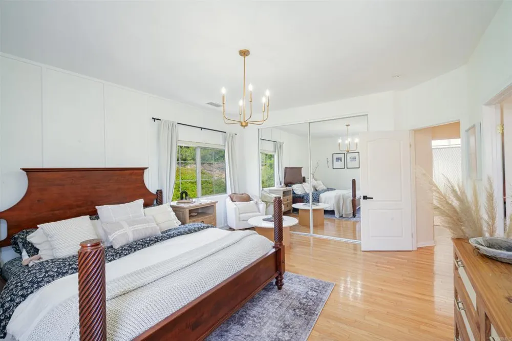 7564 Romeria St Carlsbad, CA 92009