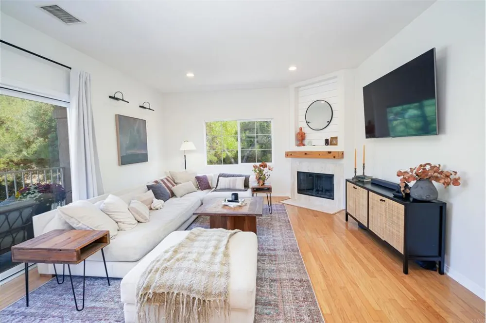 7564 Romeria St Carlsbad, CA 92009
