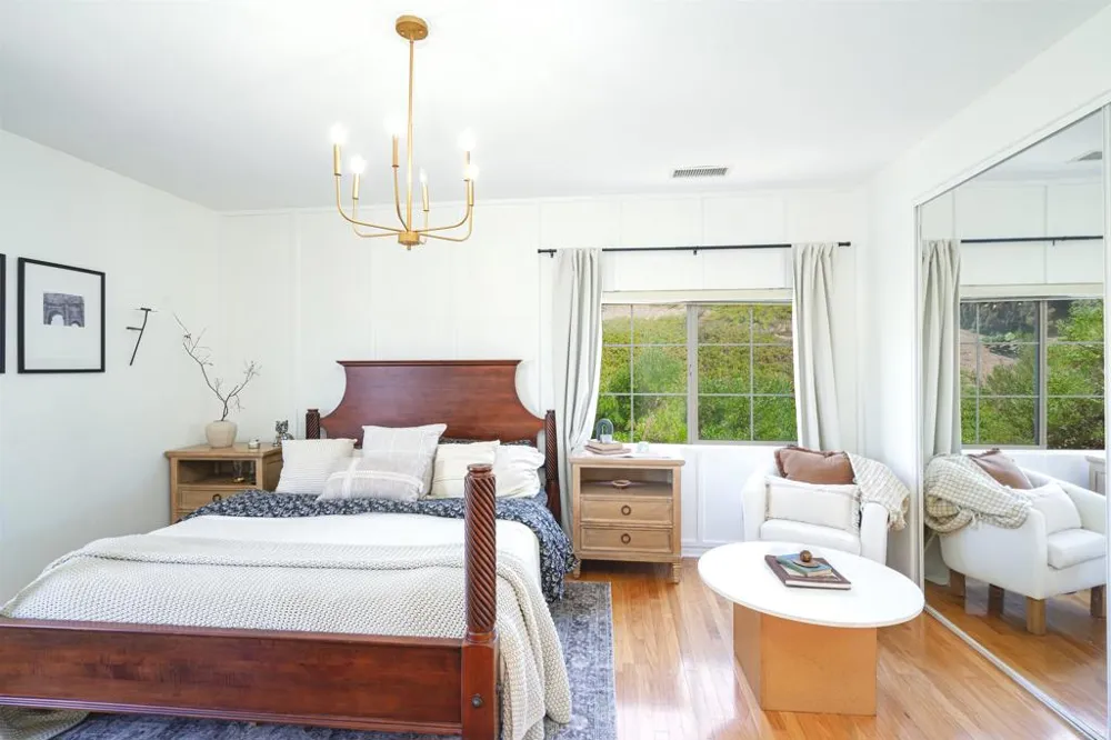 7564 Romeria St Carlsbad, CA 92009