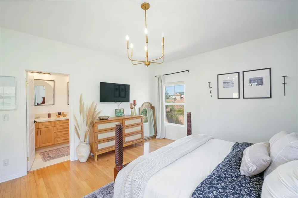 7564 Romeria St Carlsbad, CA 92009