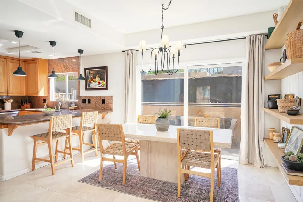 7564 Romeria St Carlsbad, CA 92009