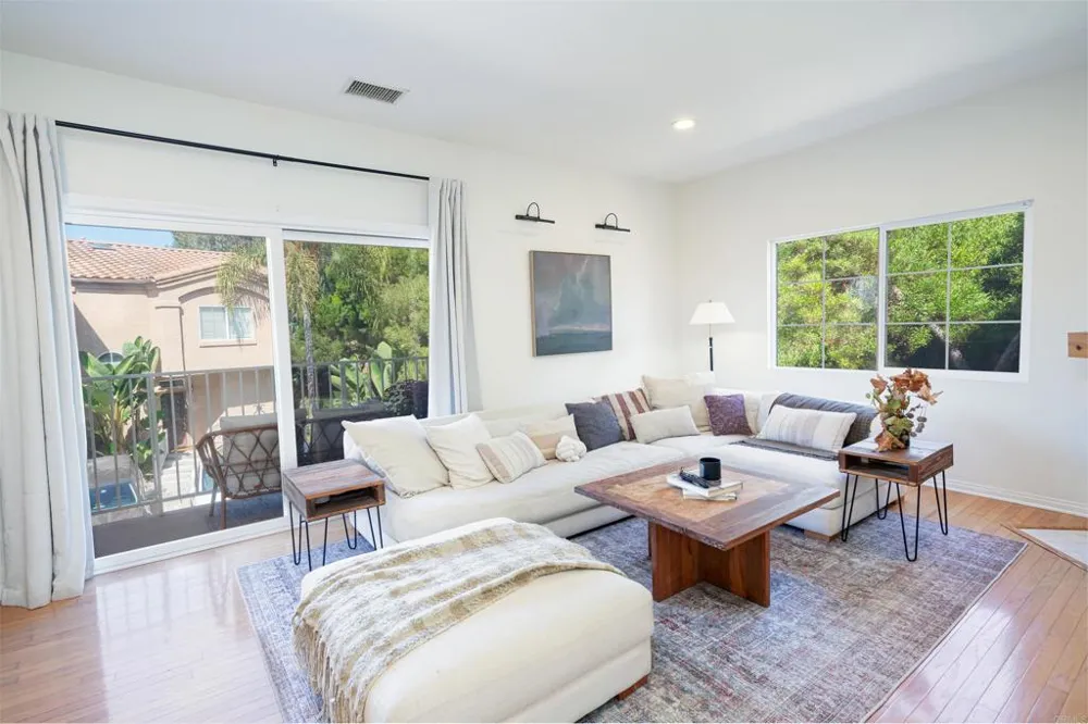 7564 Romeria St Carlsbad, CA 92009
