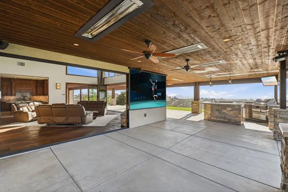19576 Paradise Mountain Road Valley Center, CA 92082