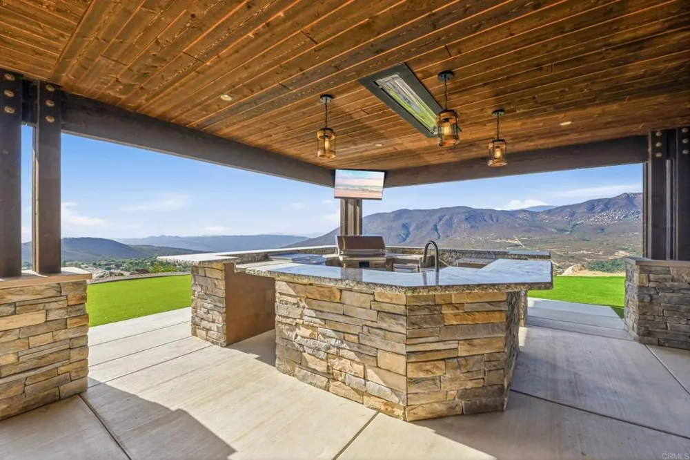 19576 Paradise Mountain Road Valley Center, CA 92082