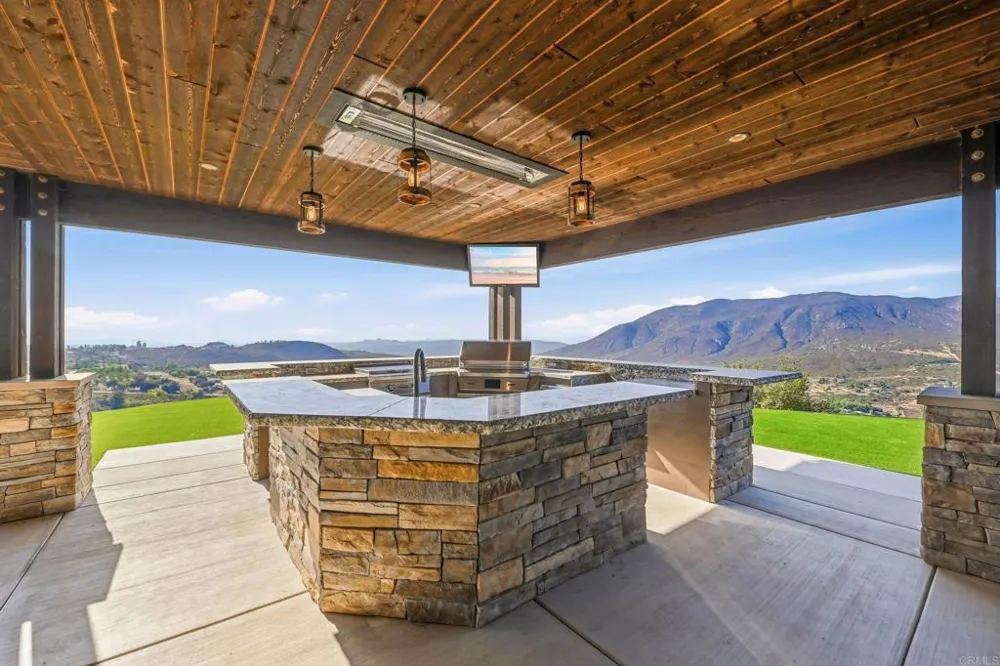 19576 Paradise Mountain Road Valley Center, CA 92082