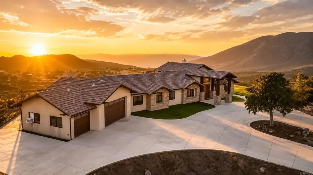 19576 Paradise Mountain Road Valley Center, CA 92082