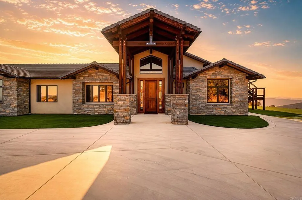 19576 Paradise Mountain Road Valley Center, CA 92082